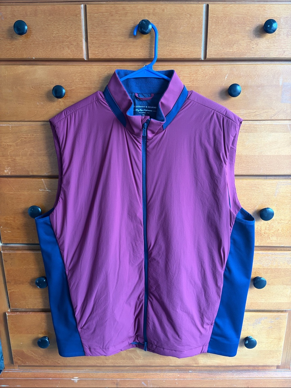 Holderness & Bourne the King Vest